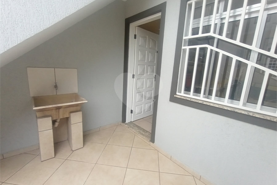 Sobrado à venda com 3 quartos, sendo 1 suíte,  em Vila Gustavo, São Paulo, SP