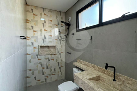 Casa à venda com 3 quartos, sendo 1 suíte, no condomínio Jd. Parque Alvorada, Araraquara - SP