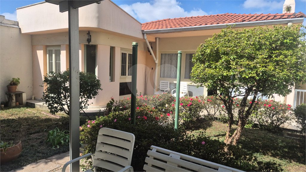 Casa à venda com 4 quartos, sendo 3 suítes,  no condomínio Chácara das Rosas, São Paulo - SP