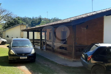 Chácara à venda com 6 quartos, sendo 3 suítes, em Paiol Velho, Vinhedo, SP