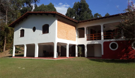 Sítio à venda com 5 quartos, sendo 3 suítes,  em Planalto Verde, São Roque, SP