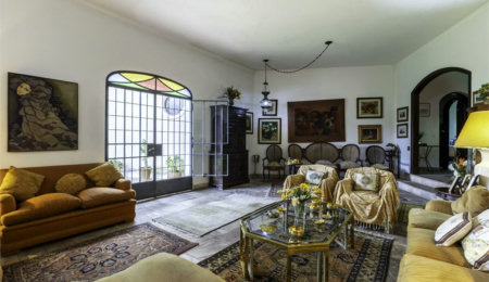 Casa à venda com 4 quartos, sendo 2 suítes,  em Jardim Leonor, São Paulo, SP