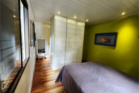 Casa à venda com 4 quartos, sendo 2 suítes,  no condomínio Vila Nova de Gaia, São Paulo - SP