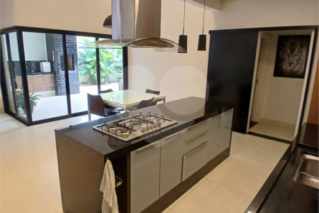 Casa à venda com 3 quartos, sendo 1 suíte, no condomínio Jardim, Sorocaba - SP