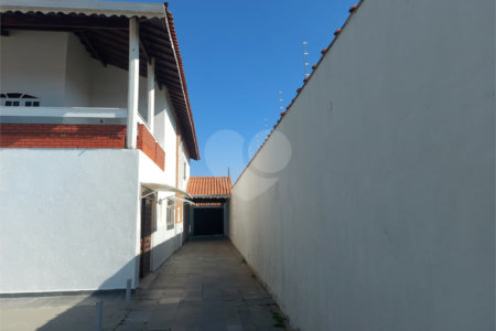 Sobrado à venda ou para alugar com 4 suítes em Balneário Arpoador, Peruíbe, SP