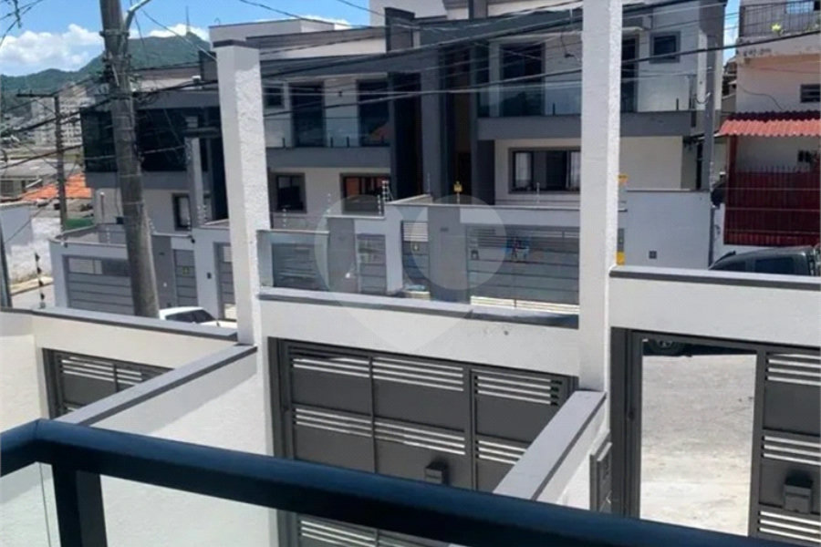 Sobrado à venda com 3 quartos, sendo 1 suíte,  em Jardim Maristela, São Paulo, SP