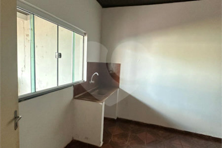 Casa à venda com 2 quartos em Jardim das Rosas, Ponta Porã, MS