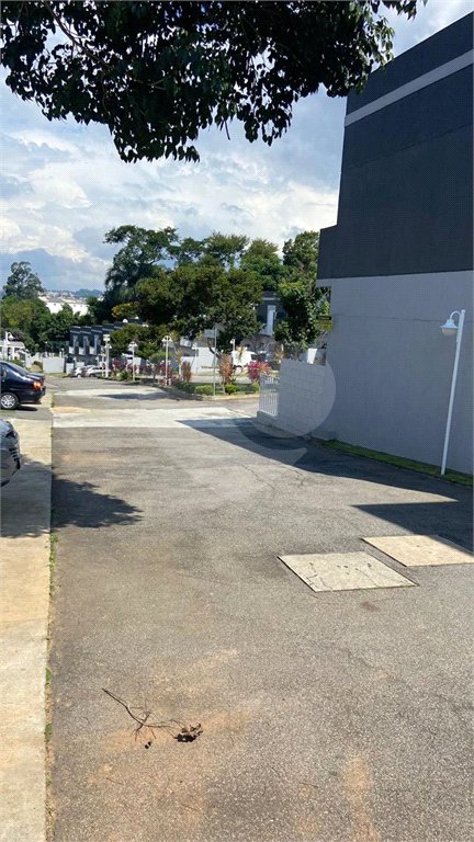 Casa à venda com 2 quartos no condomínio Carvalho Lagares, Poá - SP