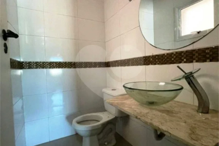 Sobrado à venda com 3 quartos, sendo 1 suíte, em Jardim Rosa de Franca, Guarulhos, SP