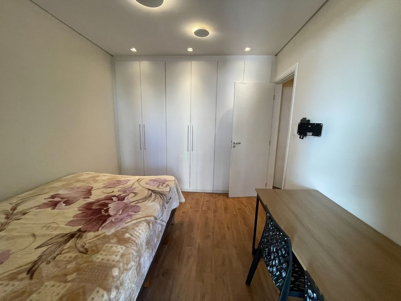 Apartamento 3 dormitórios (1 suíte), vaga para 2 carros, no Boqueirão, Santos