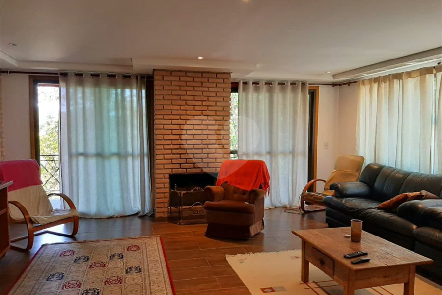 Casa à venda ou para alugar com 5 quartos, sendo 4 suítes, no condomínio Associação Reserva das Hortênsias, Mairiporã - SP