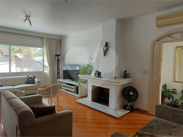 Casa Térrea à venda com 4 quartos, sendo 2 suítes,  em Tremembé, São Paulo, SP