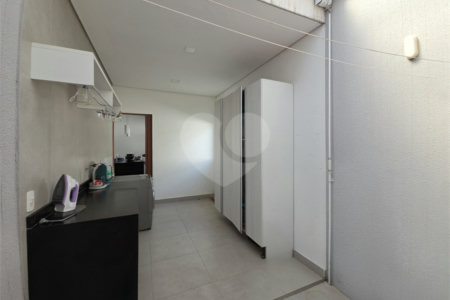 Casa à venda com 4 quartos, sendo 1 suíte, no condomínio Village Ipanema 2, Araçoiaba da Serra - SP