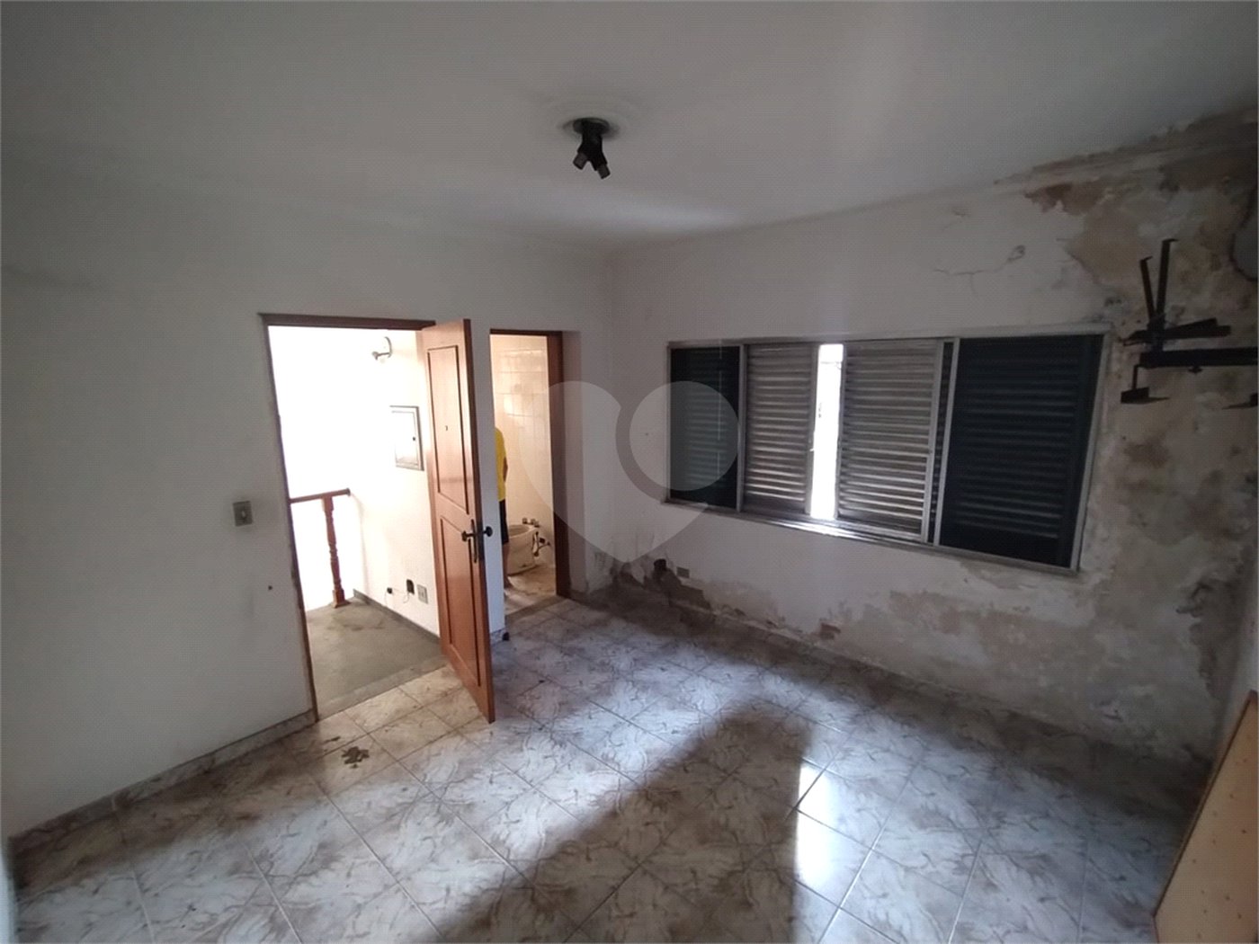Sobrado à venda com 7 quartos, sendo 6 suítes, em Aclimação, São Paulo, SP