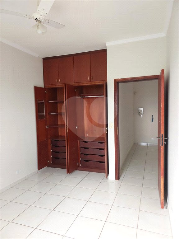Sobrado à venda com 3 quartos, sendo 1 suíte,  em Jardim Regina, Indaiatuba, SP
