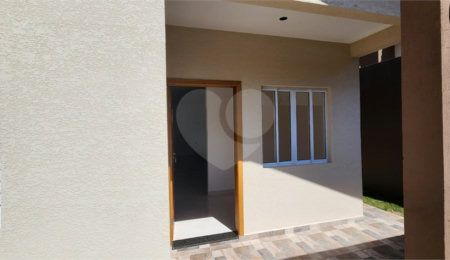 Casa à venda com 2 suítes no condomínio Vilagio, Atibaia - SP