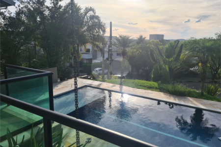 Casa à venda com 4 quartos, sendo 2 suítes, no condomínio Bosque de Grevilea, Vinhedo - SP