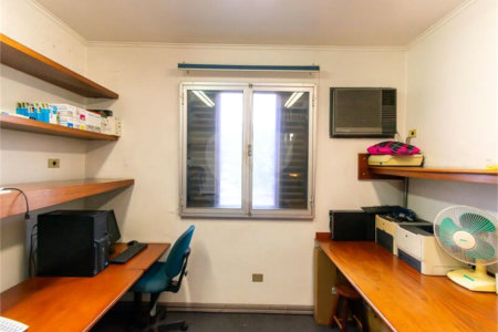 Casa à venda com 8 quartos, sendo 2 suítes, em Indianópolis, São Paulo, SP