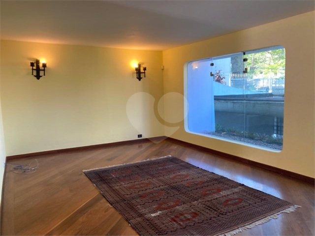 Sobrado para alugar com 4 quartos, sendo 2 suítes,  em Alto da Boa Vista, São Paulo, SP