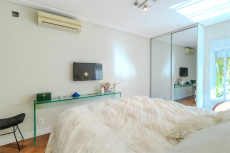 Casa à venda com 5 quartos, sendo 3 suítes, no condomínio Boulevard Saint Michael, São Paulo - SP