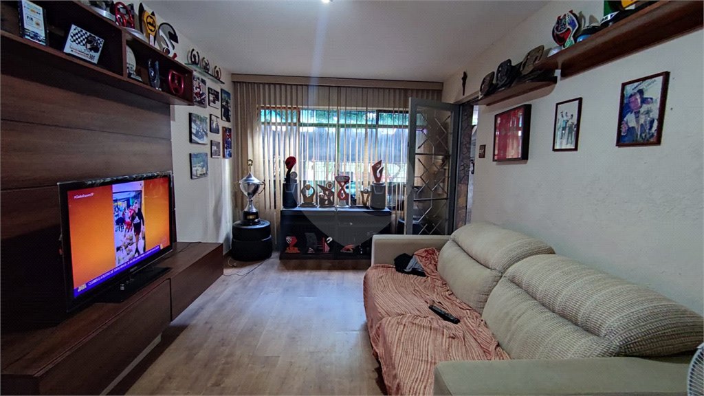 Sobrado à venda com 3 quartos, sendo 1 suíte,  em Chácara Santo Antônio, São Paulo, SP