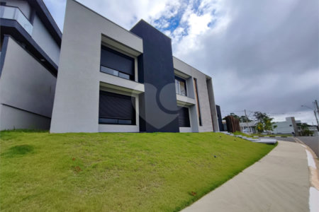 Terreno à venda com 4 suítes no condomínio Residencial Veneza, Mogi das Cruzes - SP