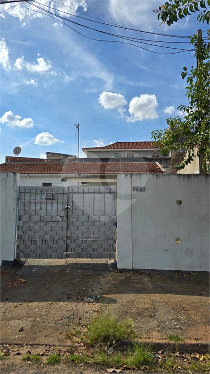 Casa à venda com 2 quartos em Jardim Pinheiros (vila Xavier), Araraquara, SP