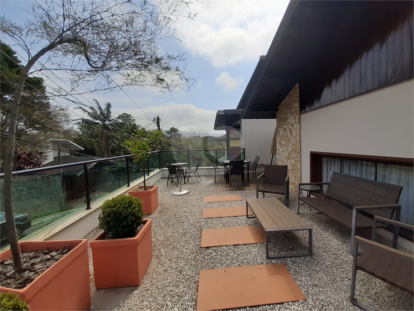Casa à venda com 4 quartos, sendo 2 suítes,  em Jardim Floresta, São Paulo, SP