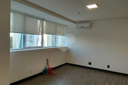Sala à venda em Jardim Caboré, São Paulo, SP