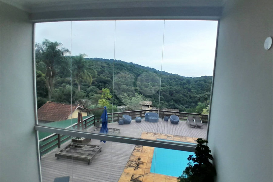 Casa à venda com 3 quartos, sendo 1 suíte,  no condomínio Alpes da Cantareira, Mairiporã - SP