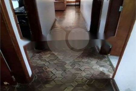 Sobrado à venda com 4 quartos, sendo 1 suíte, em Vila Constança, São Paulo, SP