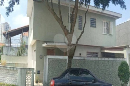 Sobrado à venda com 3 quartos, sendo 1 suíte, em Vila do Bosque, São Paulo, SP