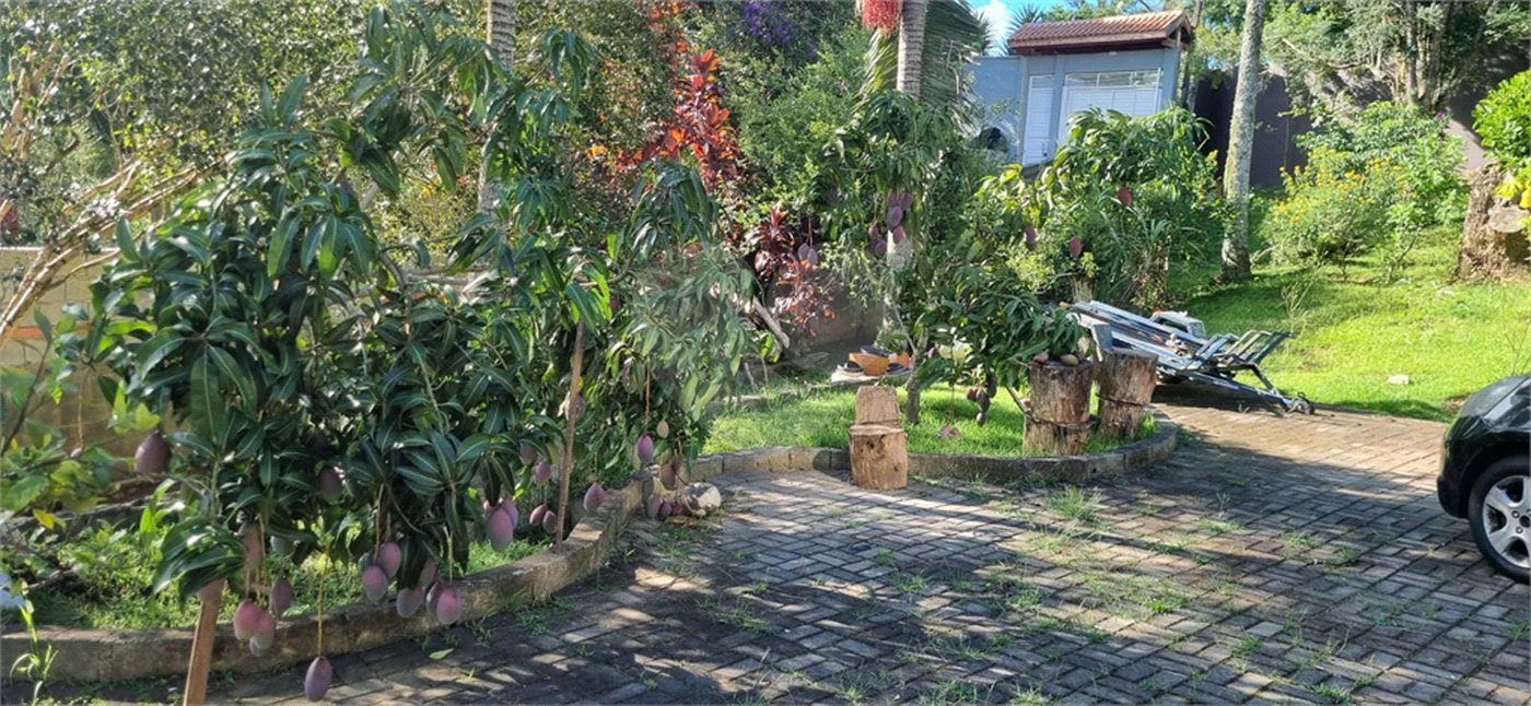 Casa à venda com 7 quartos, sendo 4 suítes, no condomínio Residencial Ypeville, Mairiporã - SP