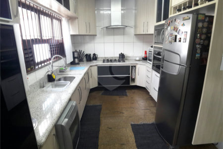 Casa à venda com 5 quartos, sendo 3 suítes,  em Butantã, São Paulo, SP