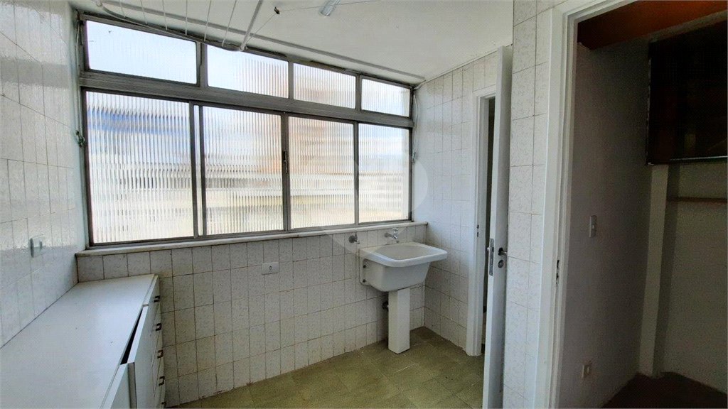 Apartamento à venda com 3 quartos, sendo 1 suíte, em Santa Cecília, São Paulo, SP