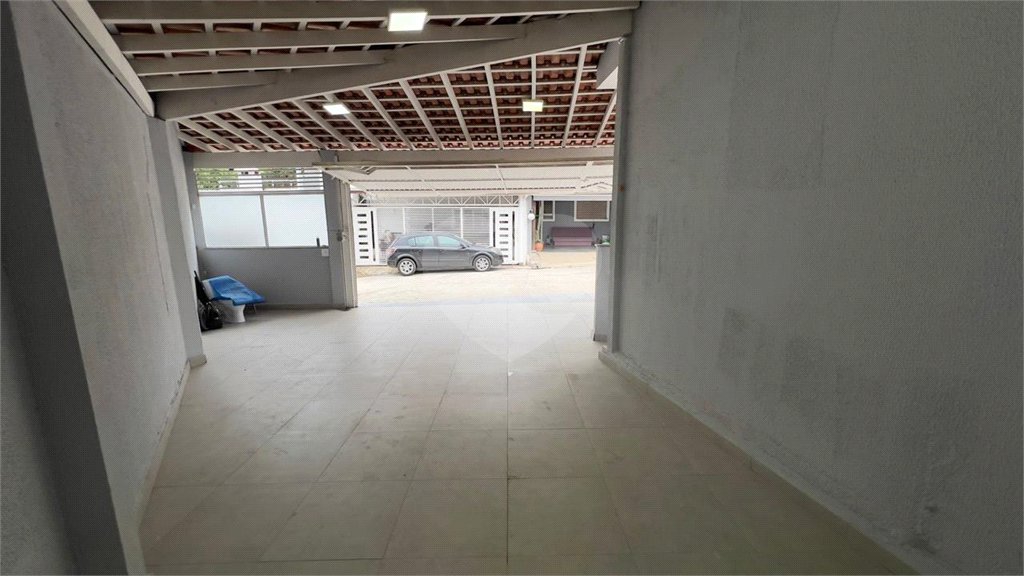 Casa à venda com 3 quartos, sendo 1 suíte,  no condomínio Jardim das Flores, Sorocaba - SP