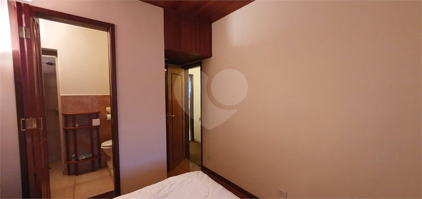 Sobrado à venda com 4 quartos, sendo 2 suítes, em Moema, São Paulo, SP