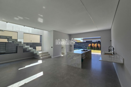 Casa à venda com 3 suítes no condomínio Vista da Serra, Atibaia - SP
