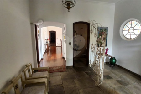 Casa Térrea à venda com 3 quartos, sendo 2 suítes, em Vila Oliveira, Mogi das Cruzes, SP