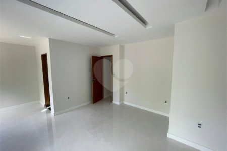 Casa à venda com 4 quartos, sendo 1 suíte, em Campo Grande, Rio de Janeiro, RJ