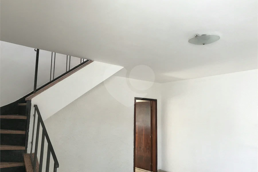 Sobrado à venda com 3 quartos em Vila Nivi, São Paulo, SP