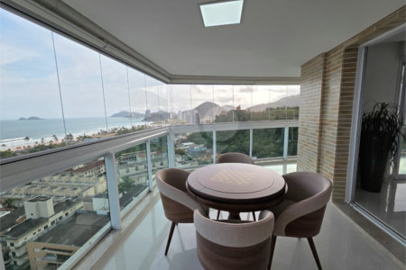Apartamento à venda com 4 quartos, sendo 2 suítes, em Enseada, Guarujá, SP