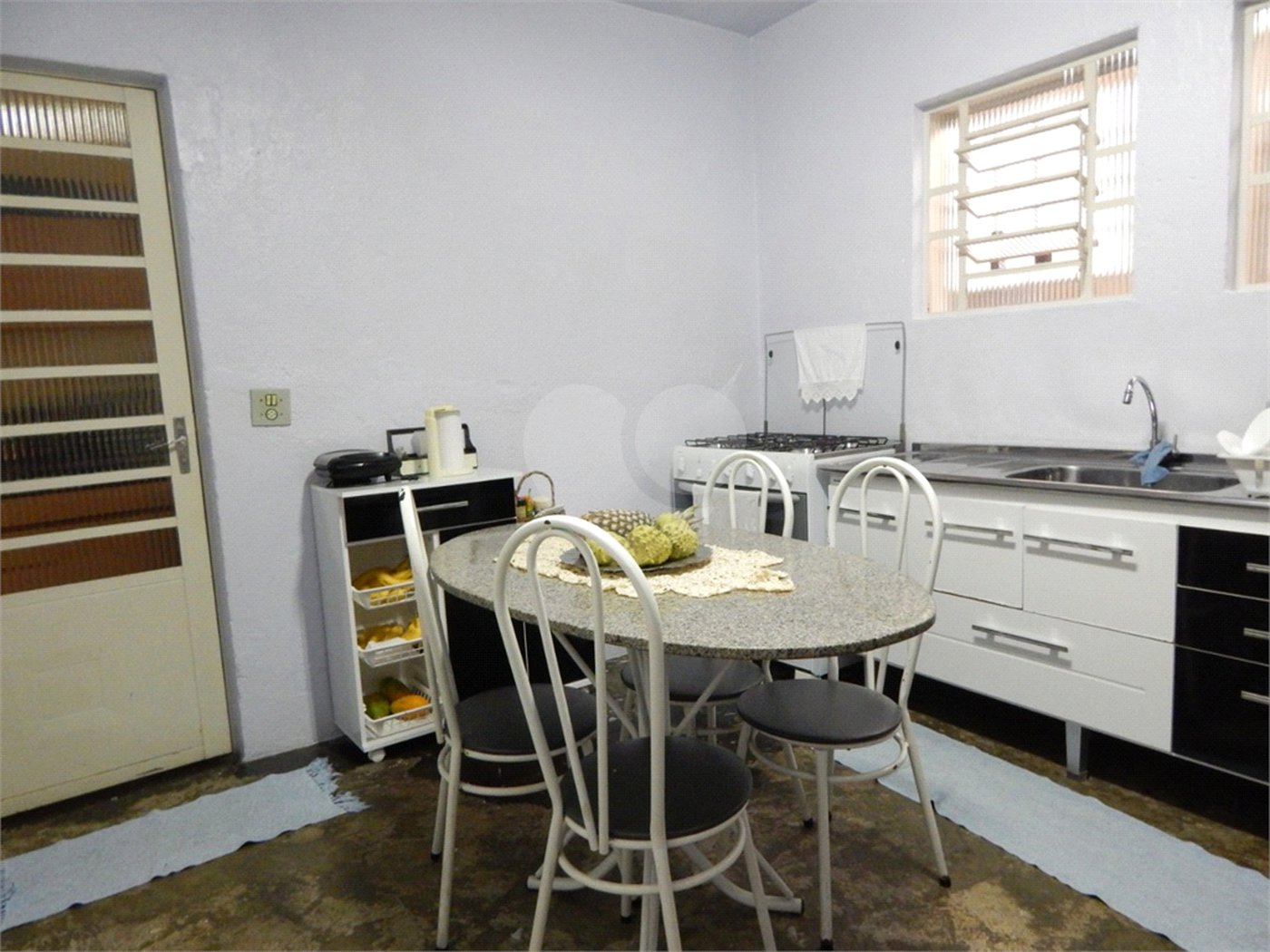 Sobrado à venda com 3 quartos, sendo 1 suíte,  em Parque Maria Domitila, São Paulo, SP