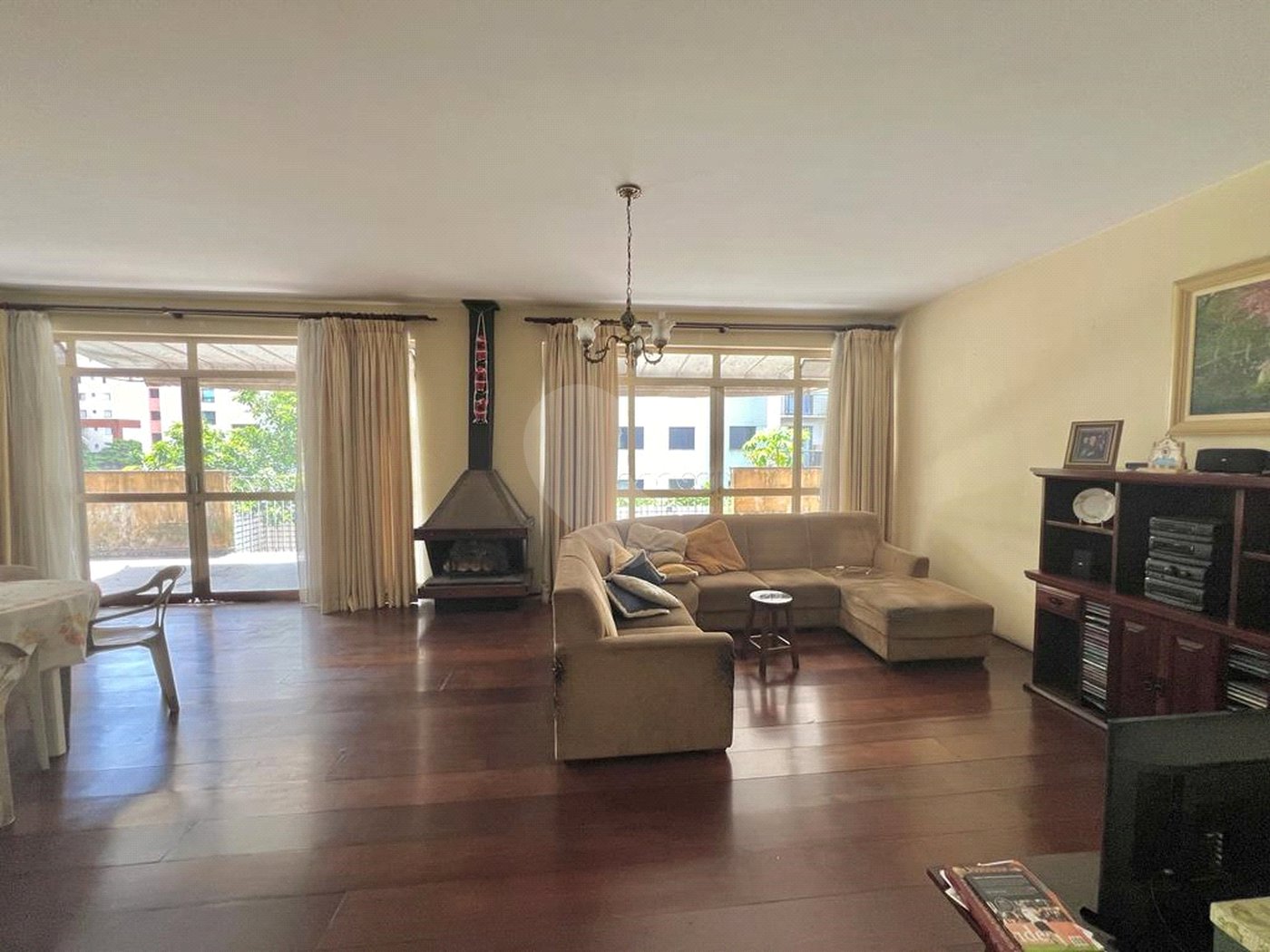 Casa à venda com 4 quartos, sendo 1 suíte, em Jardim das Vertentes, São Paulo, SP