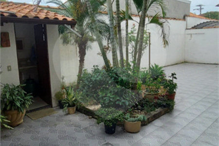 Sobrado à venda com 3 quartos, sendo 1 suíte,  em Vila Mogilar, Mogi das Cruzes, SP