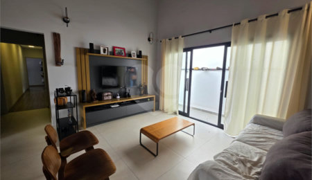 Casa à venda com 3 suítes no condomínio Portal do Bosque, Louveira - SP