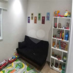 Casa à venda com 5 quartos, sendo 4 suítes, no condomínio Village Saint Charbel, Araçoiaba da Serra - SP