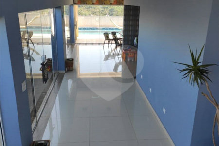 Casa à venda com 4 quartos, sendo 3 suítes,  no condomínio Aruã Brisas II, Mogi das Cruzes - SP