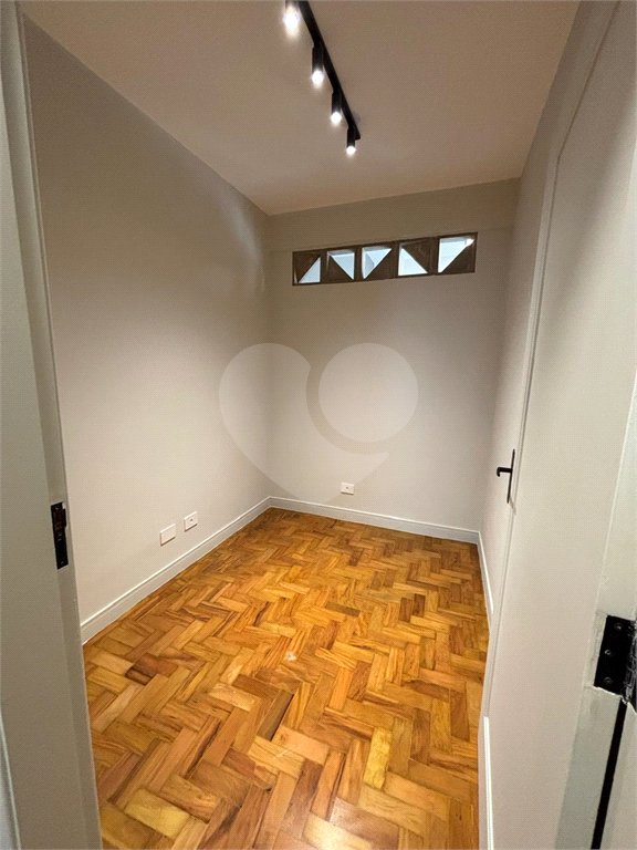 Apartamento à venda com 3 quartos, sendo 1 suíte, em Pinheiros, São Paulo, SP