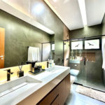 Casa à venda com 3 suítes no condomínio Reserva Santa Maria, Jandira - SP